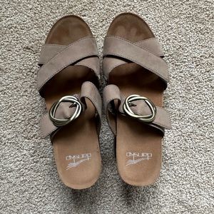 Dansko Susie Taupe Milled Nubuck Sandal Size 6.5